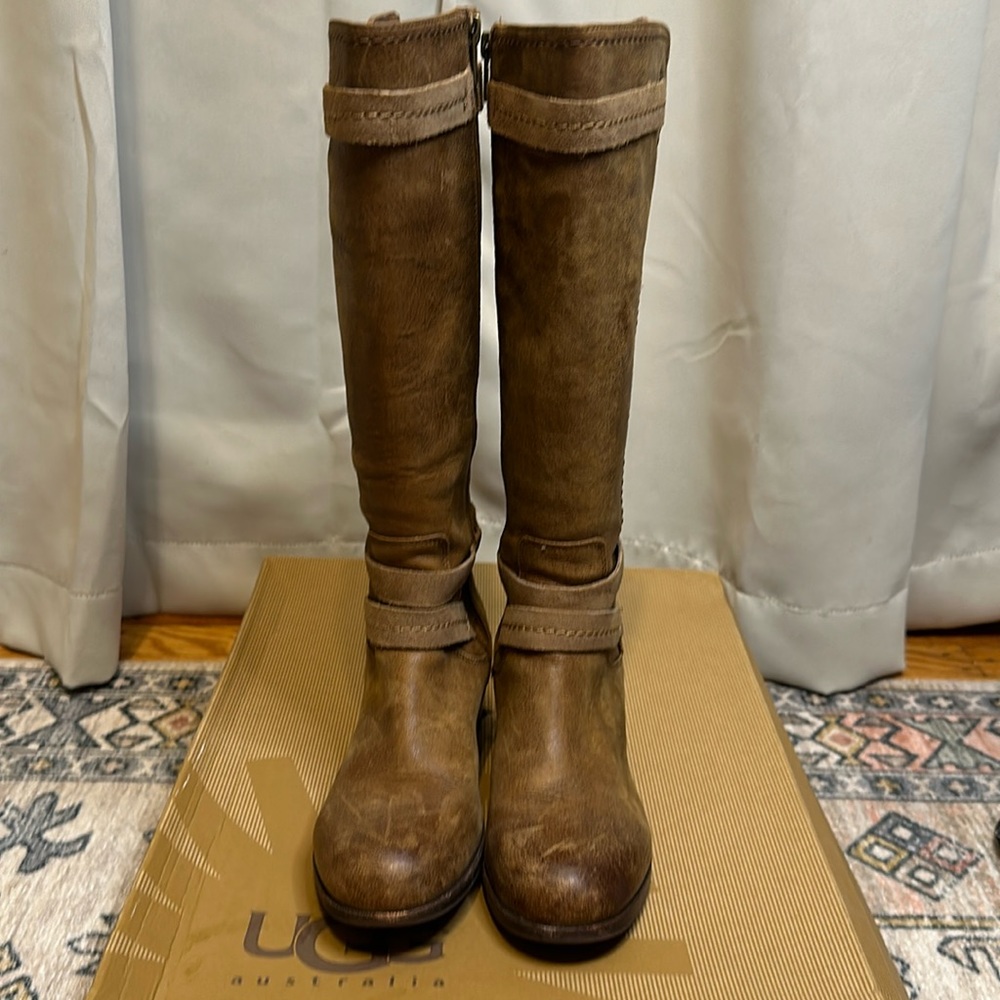 Ugg Darcie Riding Boot: Size 7: Color-Brown